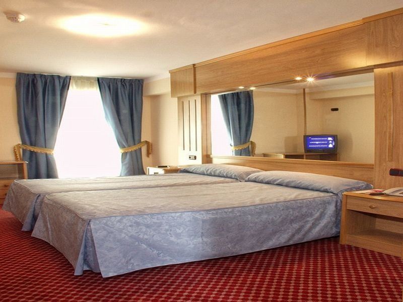 Hotel Royal Llanera  Екстериор снимка